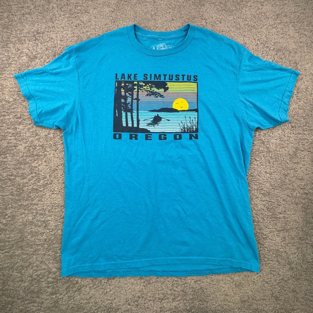 The Duck‎ Company Lake Simtustus Oregon Graphic T Shirt Mens XL Blue Adventure